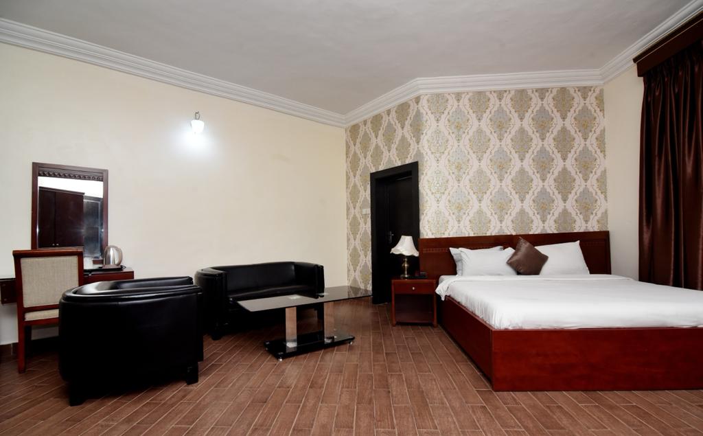 Alcove Suite
